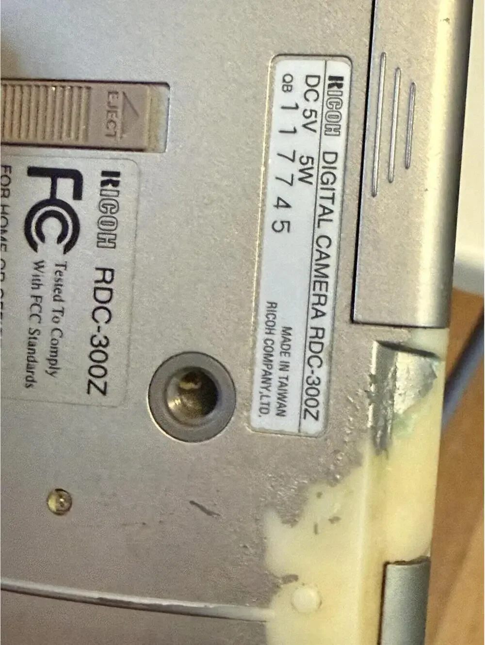 Vintage Ricoh RDC-300Z Digital Camera , (parts Only ) Turns On